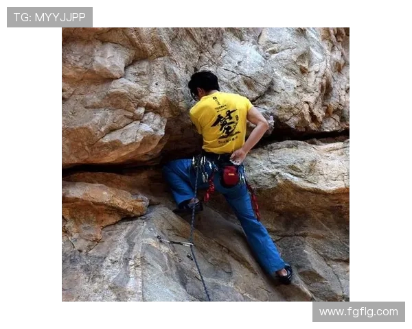 北京极限运动队在世界攀岩锦标赛中的团队协作表现分析与点评 北京极限运动队在世界攀岩锦标赛中的团队协作表现分析与点评