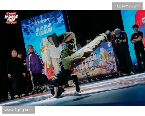 深圳街舞队与杭州街舞队赛后复盘分析团队配合与战术执行的精彩对决