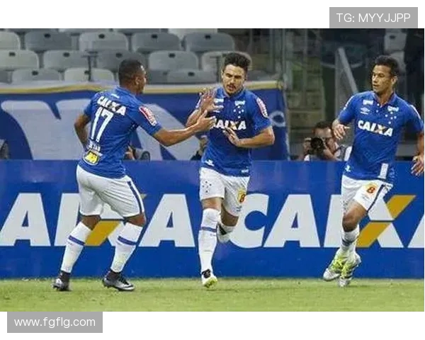 克鲁塞罗与巴竞技激战正酣谁能在这场对决中笑到最后 克鲁塞罗与巴竞技激战正酣谁能在这场对决中笑到最后