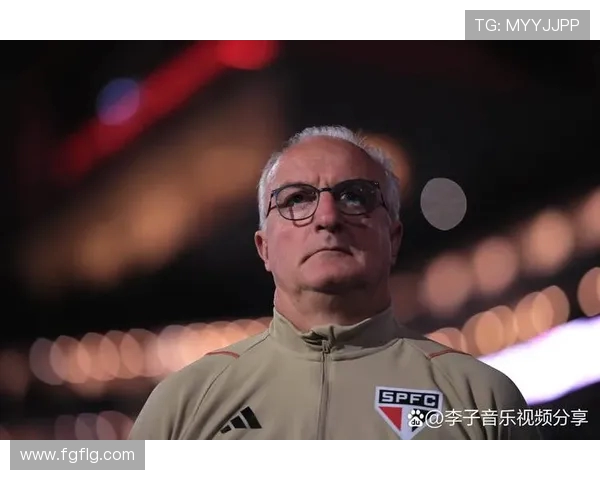 加克波的崛起之路：从小镇少年到足球世界的璀璨明星